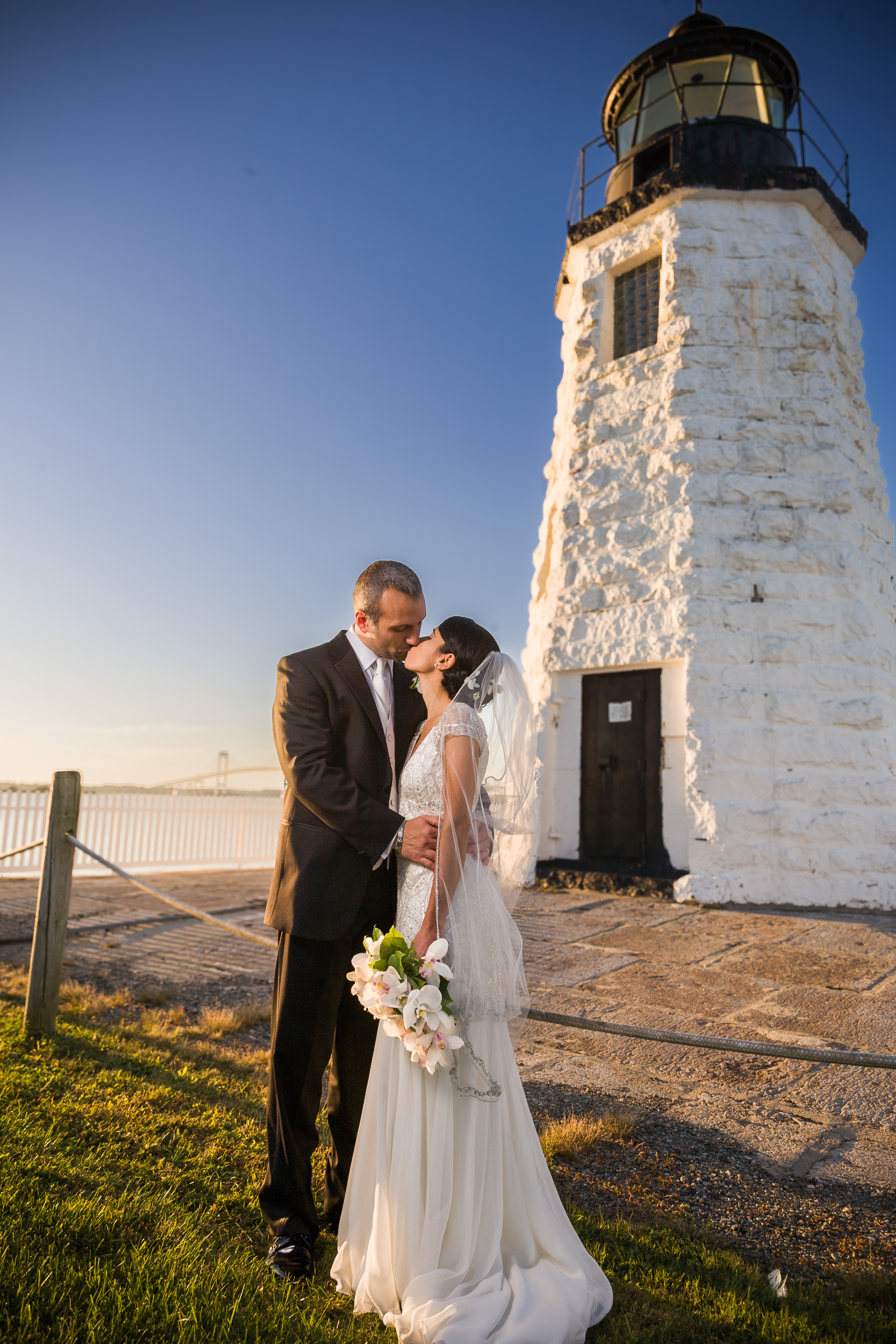 Newport-rhode-island-lighthouse-wedding-melissa-mermin